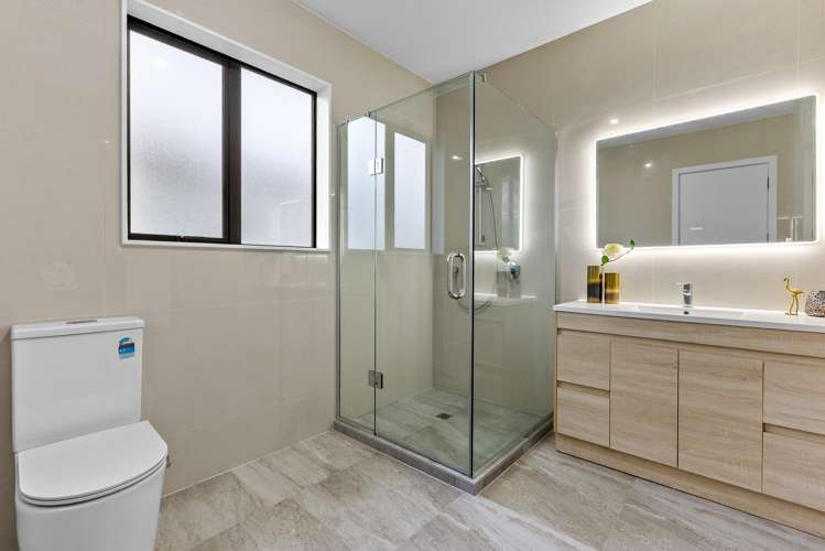 9 Wallis Lane Orewa_11