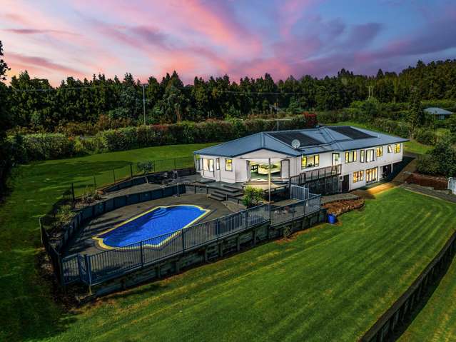 Poolside sanctuary in peaceful Waipapa