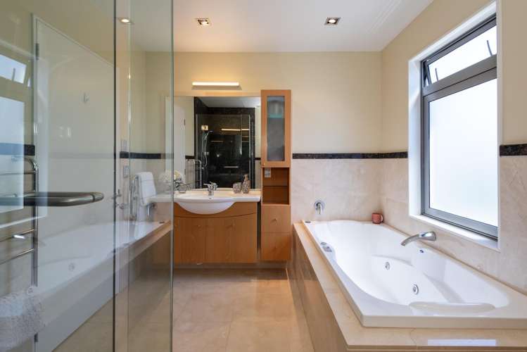 7 Island View Terrace Cockle Bay_38