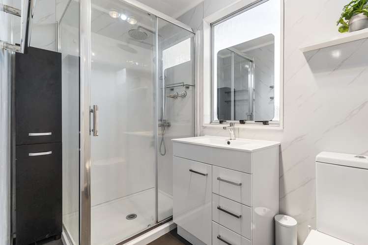 1/63 Rosier Road Glen Eden_13