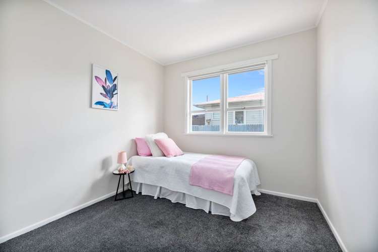 5 Alexander Crescent Otara_14
