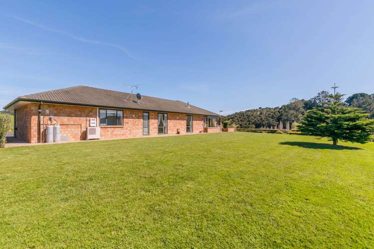 748 Weranui Road Wainui_26