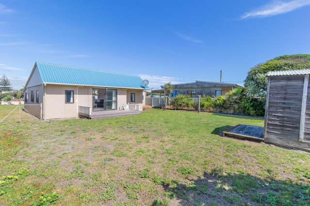 22 Rangitane Street Himatangi Beach_2