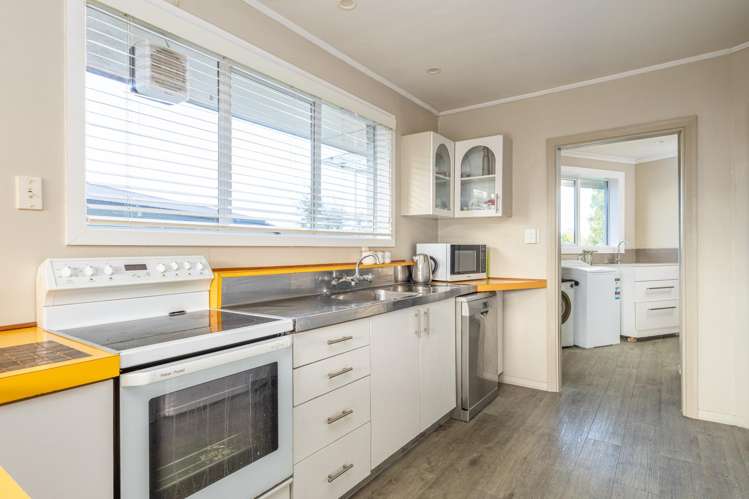 46 Pages Road Marchwiel_6