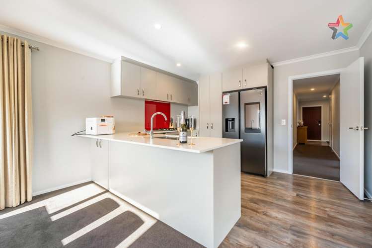 7 Brian Hughes Road Wainuiomata_1