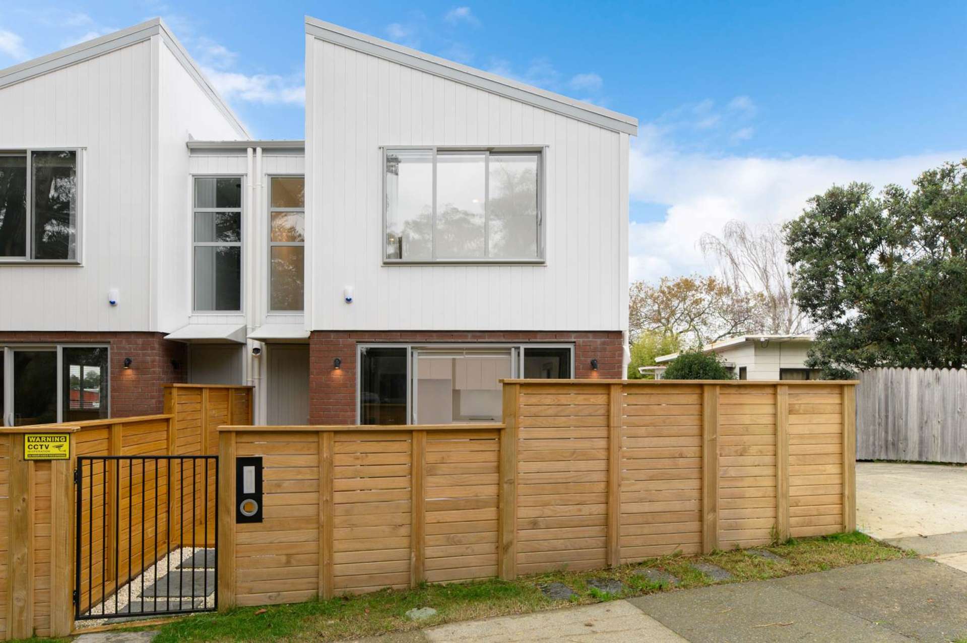 2/61 Glenview Road Glen Eden_0