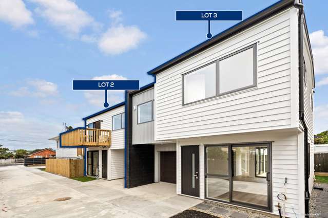 Easy Living Wide Driveway + Garage
