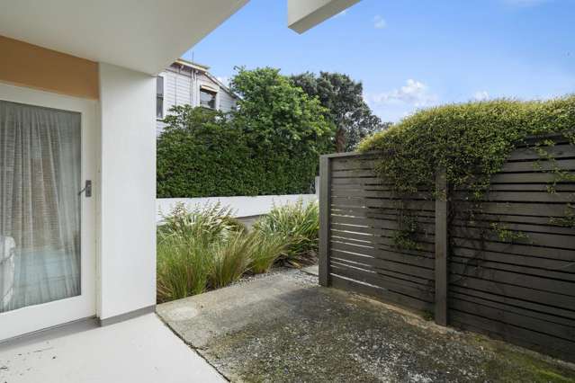1/4 Claremont Grove Mount Victoria_2