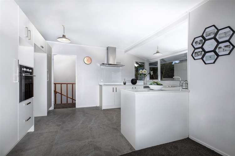 82 Ravenwood Drive Forrest Hill_10