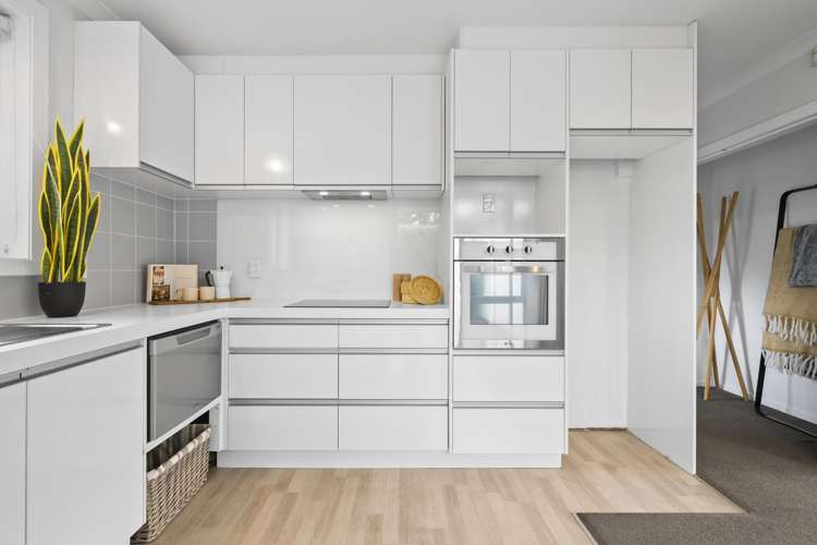 77A Mays Road St Albans_4