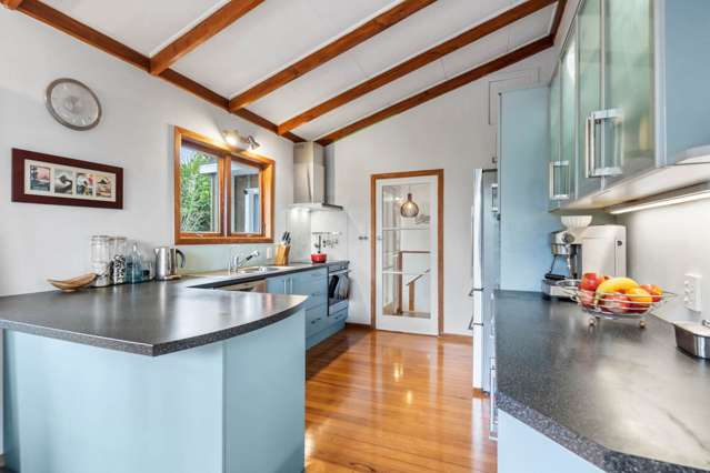 1 Rimutaka Place Titirangi_3