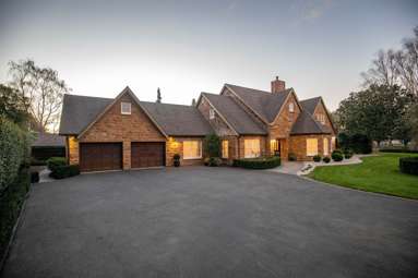 282 Woodside Road_3