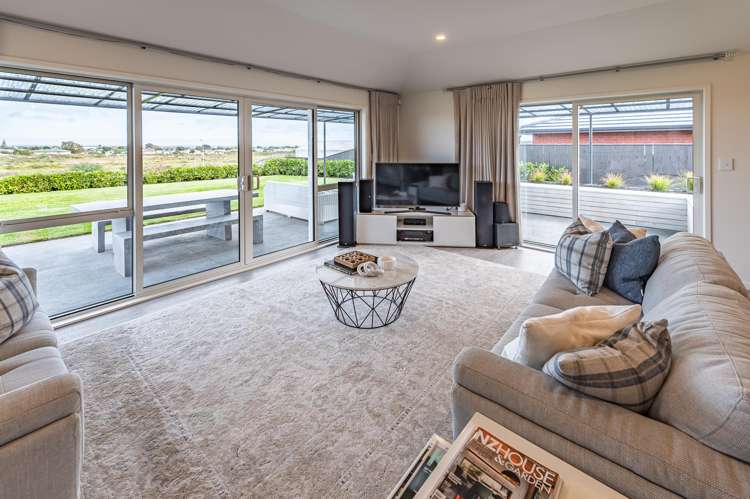 37 Magnolia Crescent Tawhero_10