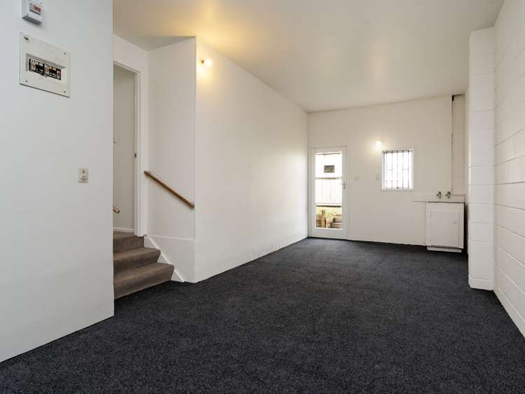 2/56 Archibald Road Kelston_17