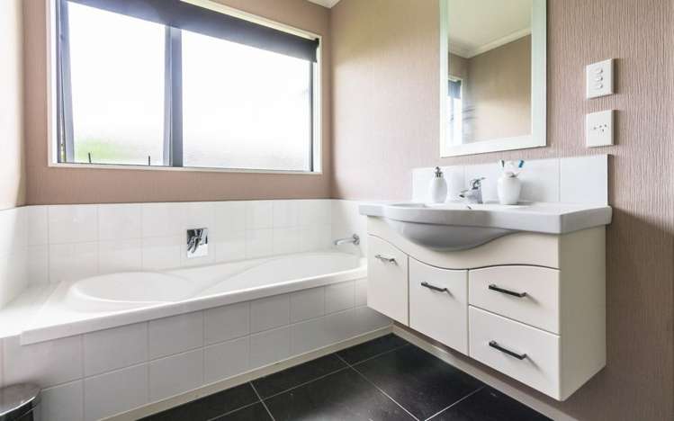 9 Angelina Way Kelvin Grove_7