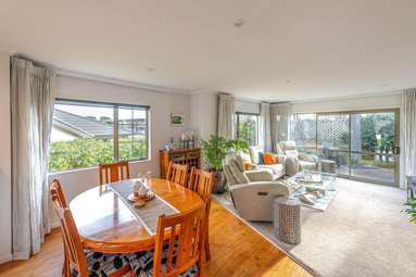 22 Lakeridge Close_2