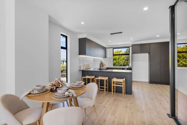 2/11 Donald Place Merivale_3