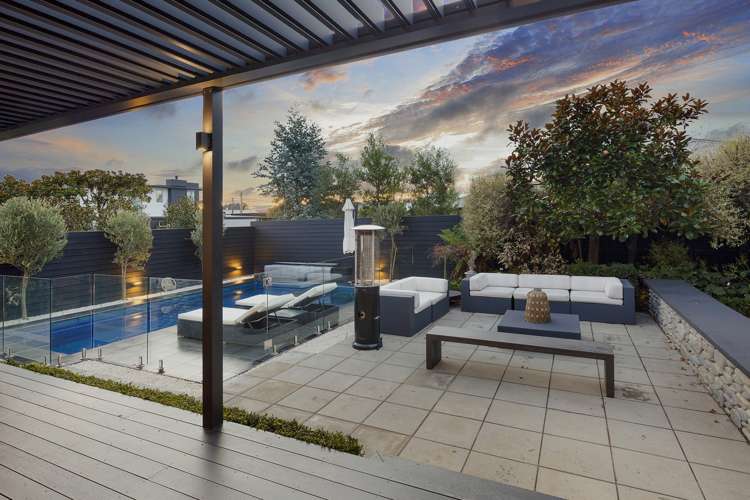 107 Office Road Merivale_5