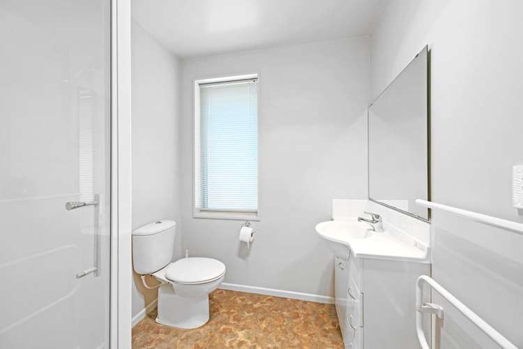 1/160 Breezes Road Wainoni_12