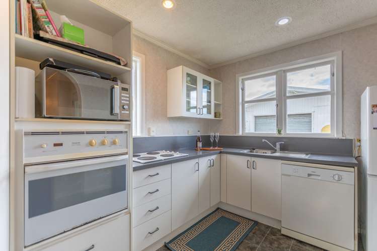 10 Dick Place Onekawa_6