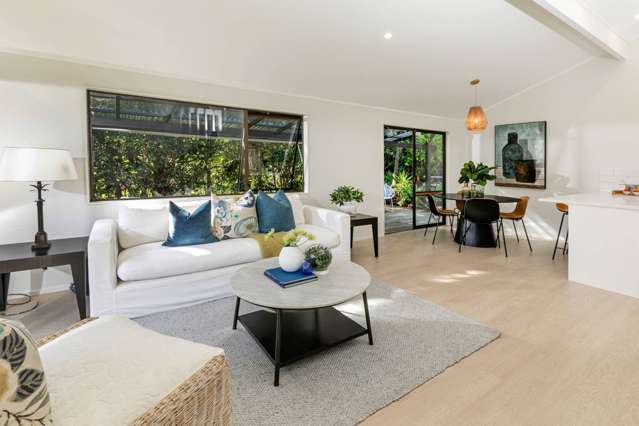 1/24 Wisteria Way Mairangi Bay_2