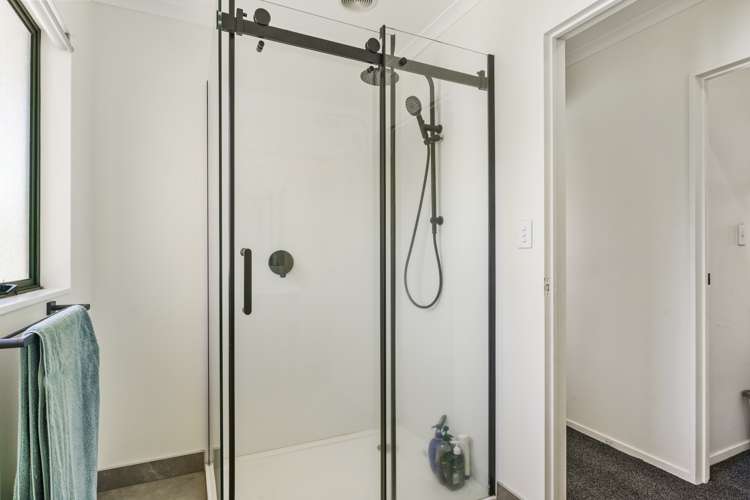 5b Sharyn Place Brookfield_13