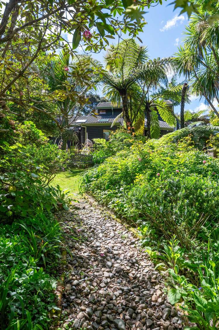 19 Atarua Gardens Waiatarua_19