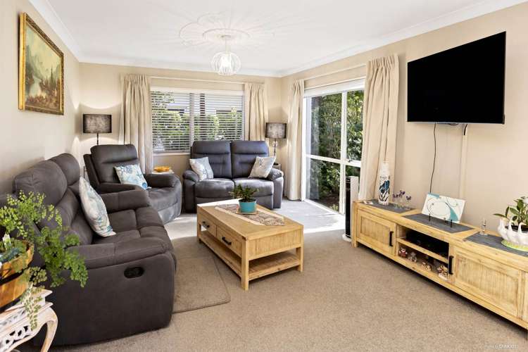 33/111 Santa Monica Drive (Pacific Palms Resort)_1