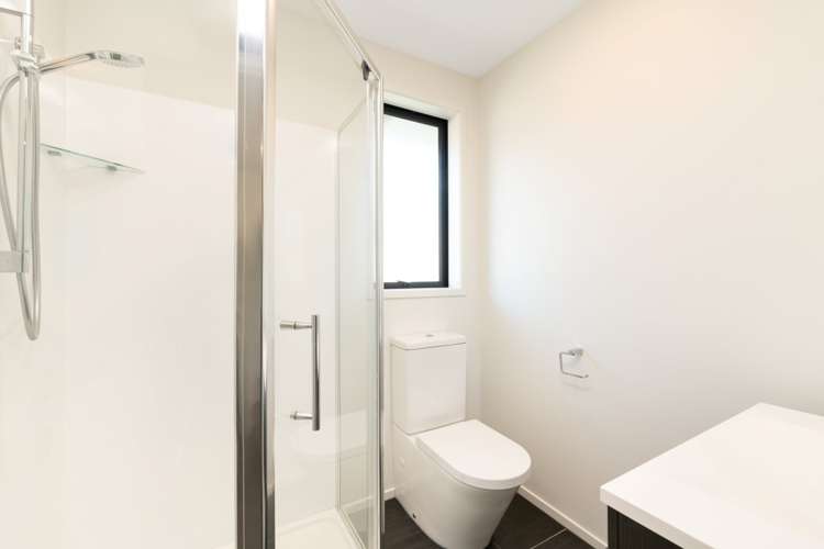 6 Antrim Glade Welcome Bay_13