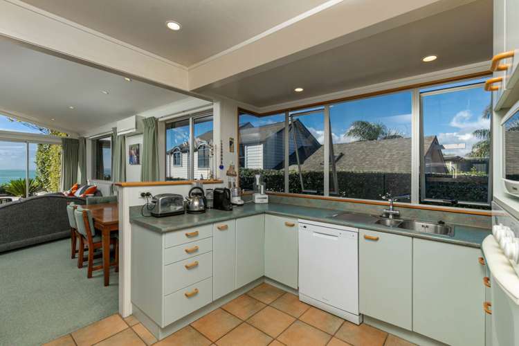 111 Churchill Road Murrays Bay_10