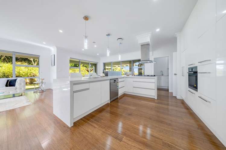 731 Redoubt Road Flat Bush_11