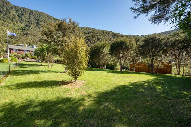 Create Your Dream Oasis in a Stunning Location!