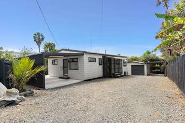 2/324 Beach Road_1