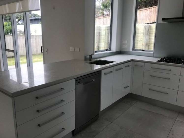 55 Mackay Drive Greenhithe_7