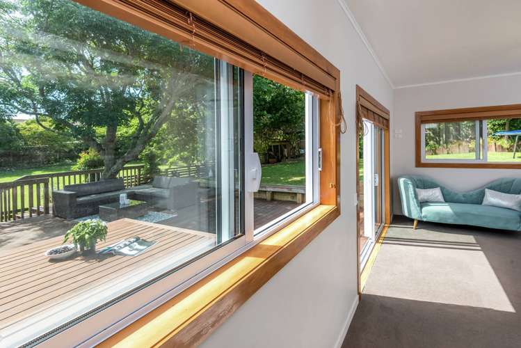 92 Beach Road Mellons Bay_13