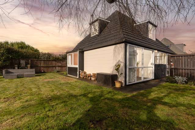 Affordable Mid-Century in Prime Location