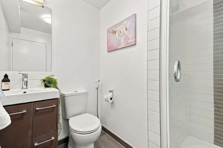 202A/525 East Coast Road Browns Bay_17