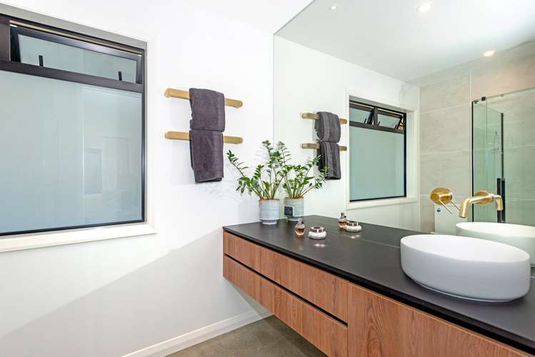 137 Potae Avenue Lytton West_16