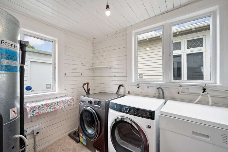 70 Endeavour Street Lyall Bay_12