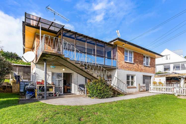 5 Pohutukawa Avenue Red Beach_12