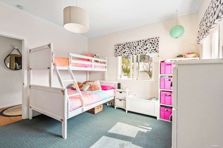 151 Gordon Road Pollok_6