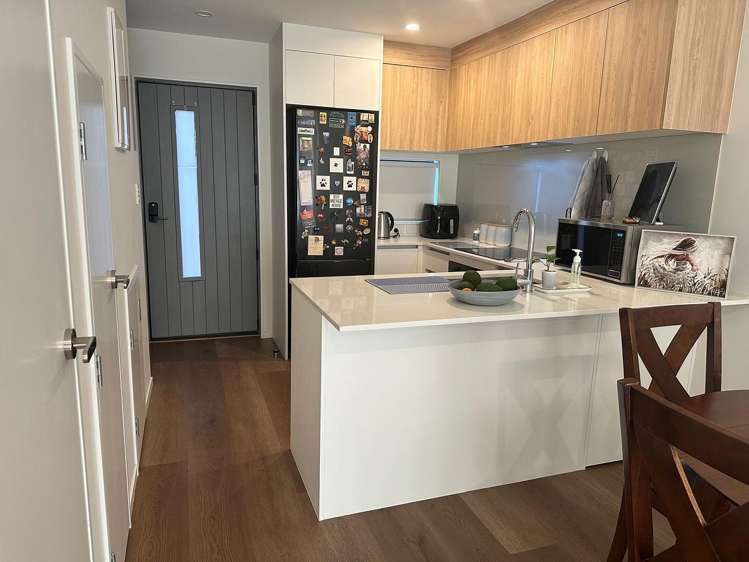 2/327 Glengarry Road Glen Eden_7