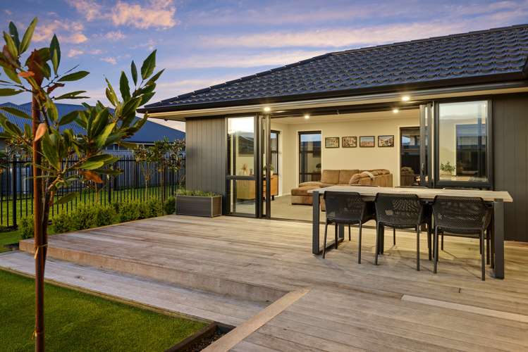 17 Halpin Drive Lincoln_10