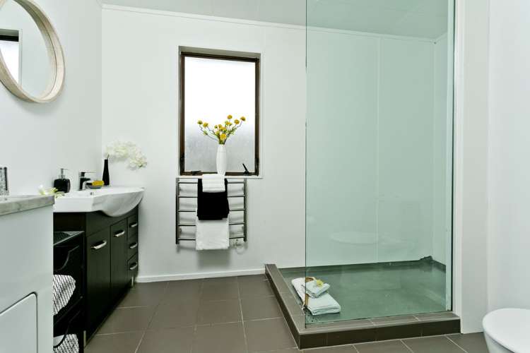 2 Hewlett Road Massey_8