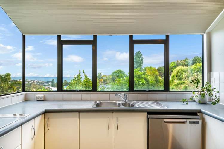 3/3 Galaxy Drive Mairangi Bay_10