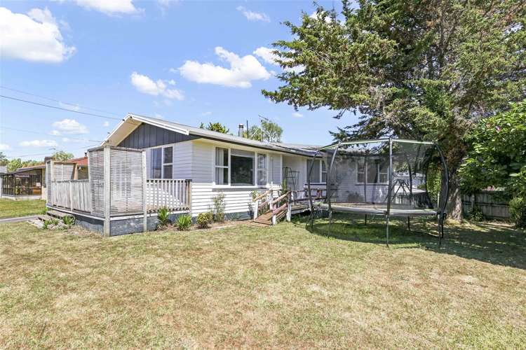 2 Mabian Crescent Deanwell_12