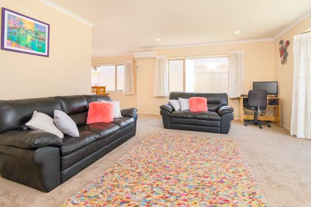 17 Cambrian Crescent Flat Bush_3