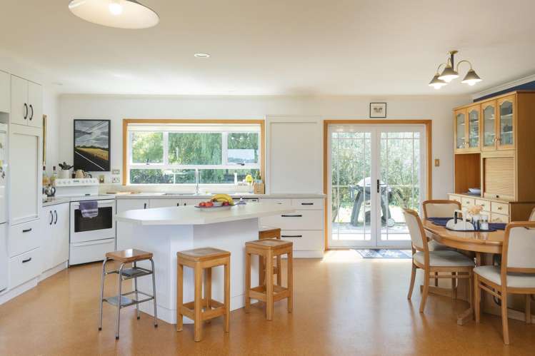 136A Main Road Makaraka_10