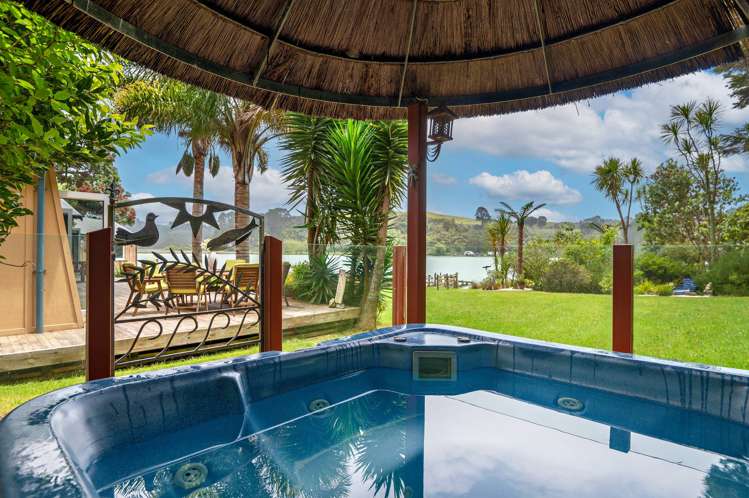 1 Ohakana Is Whakatane Surrounds_12