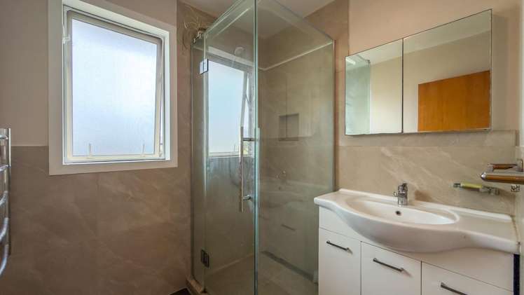 108 Canal West Road Waitakaruru_17